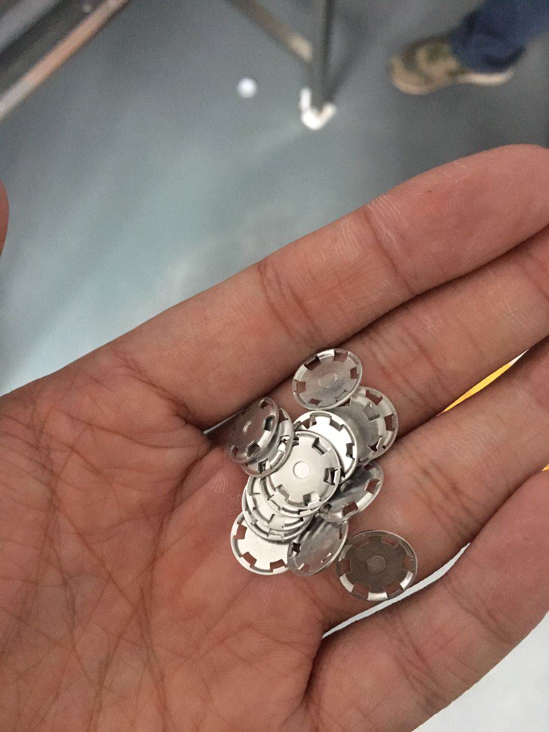 鋰電（diàn）池觸片清洗-碳氫清洗（xǐ）劑（jì）